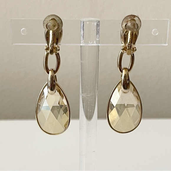 SWAROVSKI Signed Dangle Large Teardrop Champagne Color Crystal Clip On Earrings - Picture 3 of 5